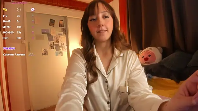 Snapshot of HeyTati chatting on June 2026 01:06:01 AM HeyTati online show from June 2026 01:06:01 AM