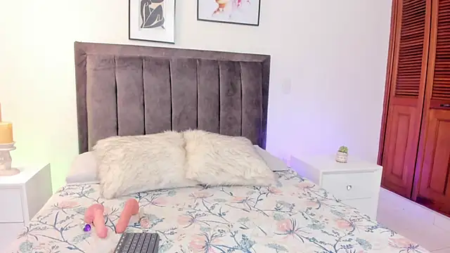 Sophia Clark8 online show from February 2025 07:48:02 PM