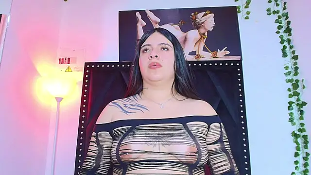 Naia x online show from February 2026 09:32:01 PM