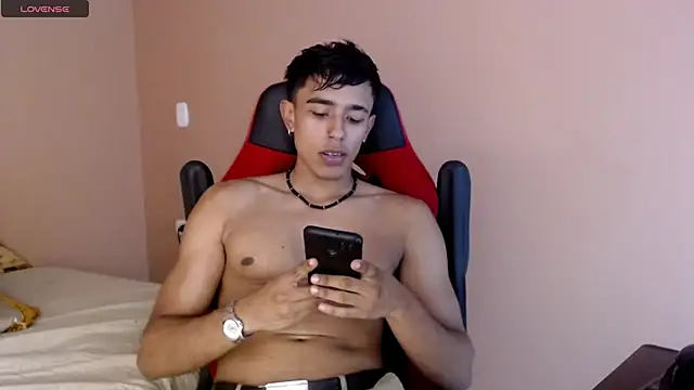 karlgiles  online show from February 2025 06:13:01 PM