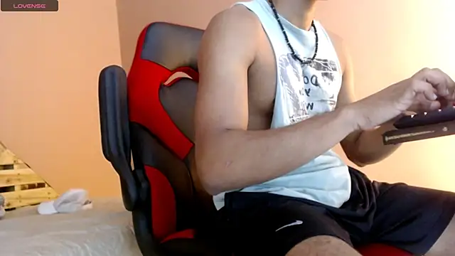 karlgiles  online show from February 2025 06:45:01 PM