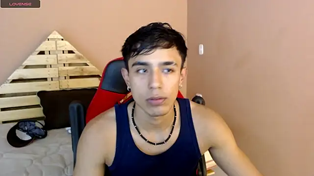 karlgiles  online show from February 2025 06:15:02 PM