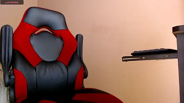 karlgiles  online show from March 2025 06:56:01 PM