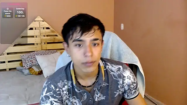 karlgiles  online show from March 2025 05:50:02 PM