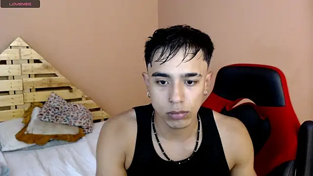 karlgiles  online show from March 2025 07:38:01 PM