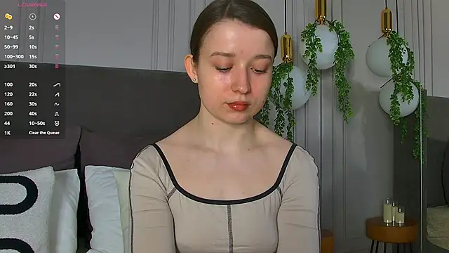 Snapshot of MichelleHaynes chatting on March 2025 02:26:02 PM MichelleHaynes online show from March 2025 02:26:02 PM