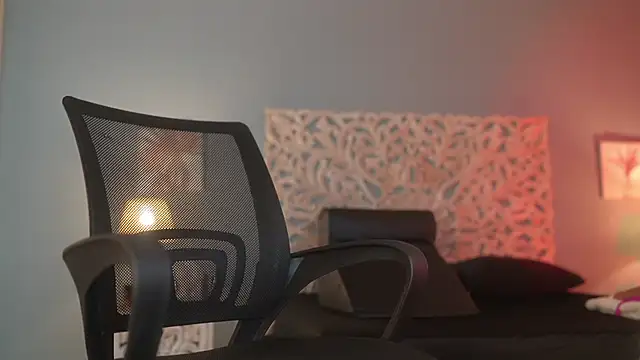 lupeebony online show from November 2025 08:00:01 PM