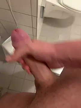 Snapshot of romanhrdcore chatting on February 2025 04:37:02 AM romanhrdcore online show from February 2025 04:37:02 AM