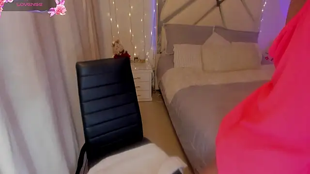 roxannkanneth   online show from January 2026 08:18:02 PM