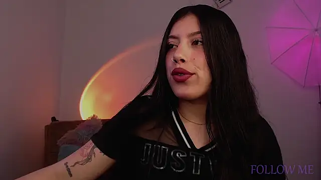 Snapshot of iam_emy chatting on February 2025 07:32:02 PM iam emy online show from February 2025 07:32:02 PM