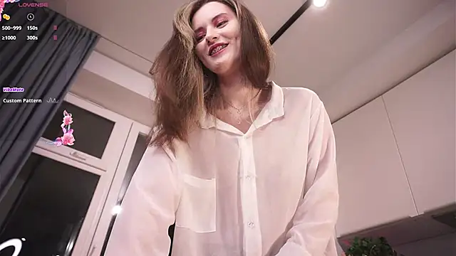 LoraDevon online show from October 2025 05:01:01 PM