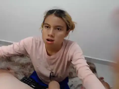 Snapshot of Naomi991 chatting on January 2025 12:06:02 AM Naomi991 online show from January 2025 12:06:02 AM