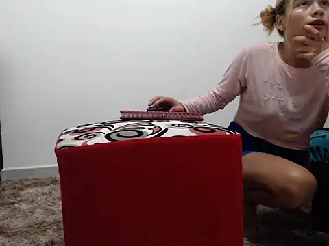 Snapshot of Naomi991 chatting on January 2025 09:53:01 PM Naomi991 online show from January 2025 09:53:01 PM