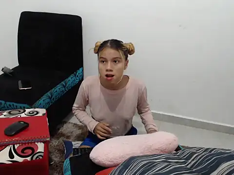 Snapshot of Naomi991 chatting on February 2025 03:52:01 PM Naomi991 online show from February 2025 03:52:01 PM