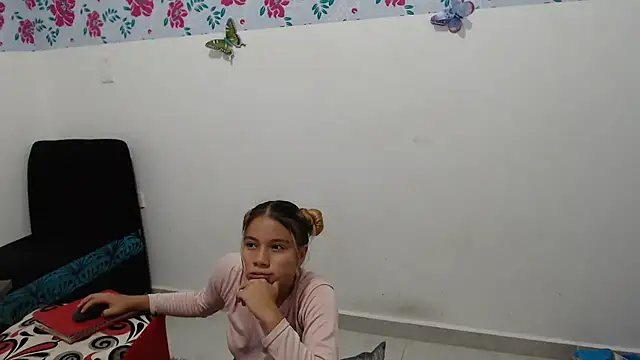 Snapshot of Naomi991 chatting on March 2025 11:32:01 PM Naomi991 online show from March 2025 11:32:01 PM