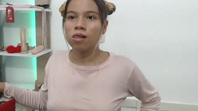 Snapshot of Naomi991 chatting on September 2025 09:30:01 PM Naomi991 online show from September 2025 09:30:01 PM