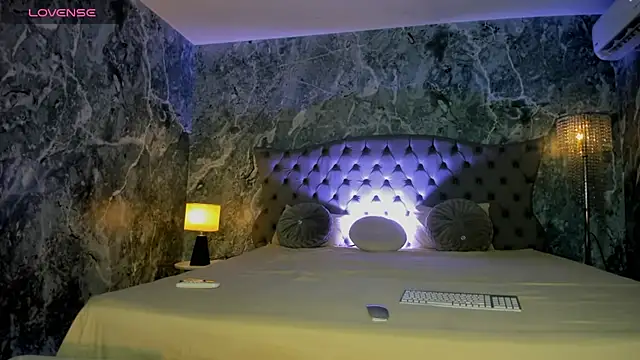 Belliinda 21 online show from October 2025 08:18:02 PM