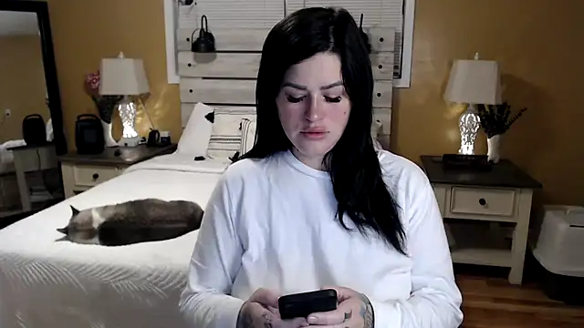 Snapshot of TexasTattooedHouseWife chatting on February 2025 12:24:01 PM TexasTattooedHouseWife online show from February 2025 12:24:01 PM