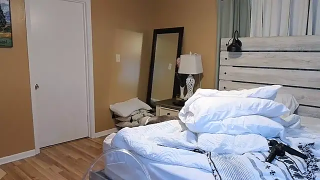 Snapshot of TexasTattooedHouseWife chatting on March 2025 06:37:02 PM TexasTattooedHouseWife online show from March 2025 06:37:02 PM