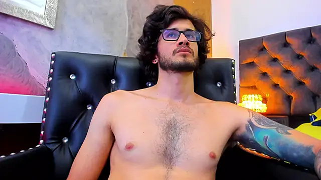 Loggan donnelly online show from December 2024 11:51:02 PM