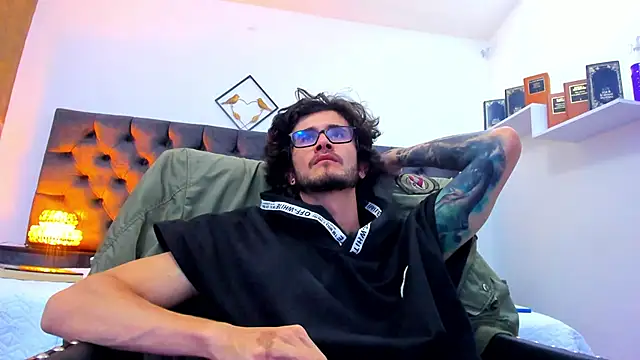 Loggan donnelly online show from December 2024 01:47:02 AM