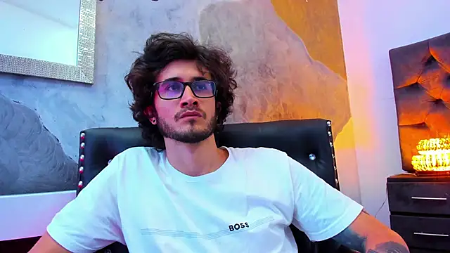 Loggan donnelly online show from December 2024 11:41:02 PM