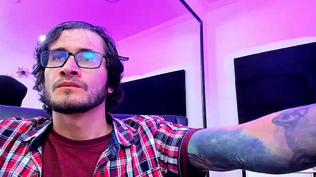 Loggan donnelly online show from December 2024 02:51:01 AM