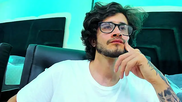 Loggan donnelly online show from January 2025 12:13:01 AM