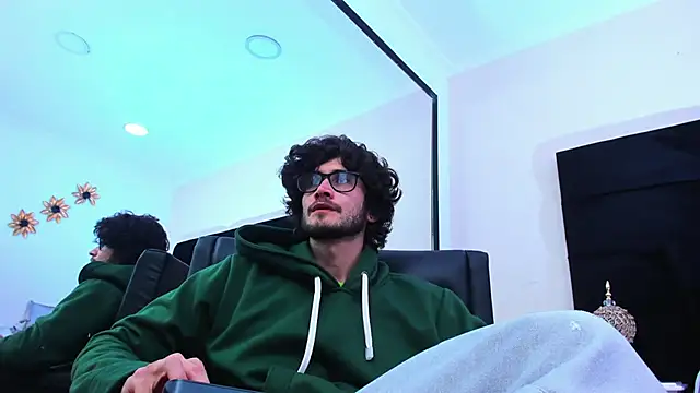 Loggan donnelly online show from January 2025 09:46:02 PM