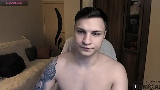 handsome guy01 online show from November 2025 05:40:01 AM