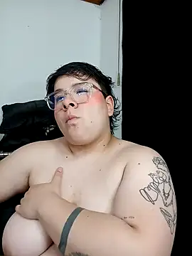 Snapshot of amalia_love chatting on December 2024 05:49:02 AM amalia love online show from December 2024 05:49:02 AM