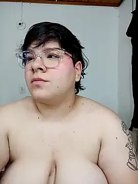 Snapshot of amalia_love chatting on December 2024 04:04:02 PM amalia love online show from December 2024 04:04:02 PM