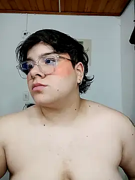 Snapshot of amalia_love chatting on December 2024 08:39:02 AM amalia love online show from December 2024 08:39:02 AM