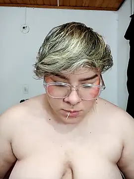 Snapshot of amalia_love chatting on December 2024 11:26:02 PM amalia love online show from December 2024 11:26:02 PM