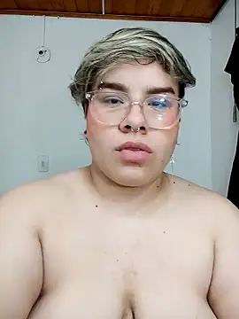 Snapshot of amalia_love chatting on January 2025 06:52:01 AM amalia love online show from January 2025 06:52:01 AM