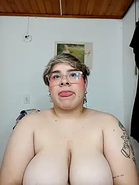 Snapshot of amalia_love chatting on January 2025 07:17:02 AM amalia love online show from January 2025 07:17:02 AM