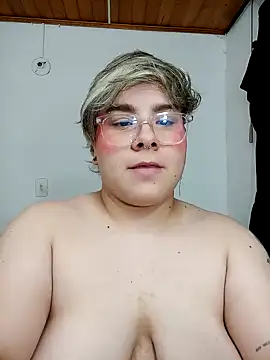 Snapshot of amalia_love chatting on January 2025 10:21:02 AM amalia love online show from January 2025 10:21:02 AM