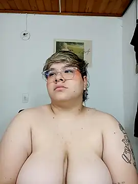 Snapshot of amalia_love chatting on January 2025 05:54:02 PM amalia love online show from January 2025 05:54:02 PM