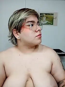 Snapshot of amalia_love chatting on January 2025 10:59:01 PM amalia love online show from January 2025 10:59:01 PM