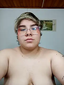 Snapshot of amalia_love chatting on January 2025 10:19:01 PM amalia love online show from January 2025 10:19:01 PM