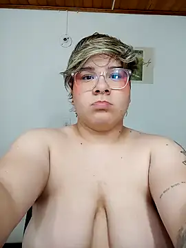 Snapshot of amalia_love chatting on February 2025 06:26:02 AM amalia love online show from February 2025 06:26:02 AM