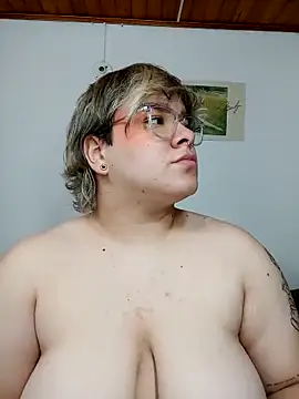 Snapshot of amalia_love chatting on February 2025 10:25:01 PM amalia love online show from February 2025 10:25:01 PM