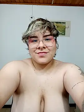 Snapshot of amalia_love chatting on March 2025 12:43:01 PM amalia love online show from March 2025 12:43:01 PM