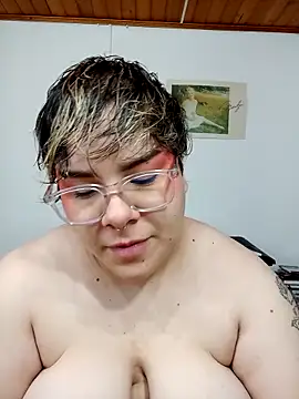 Snapshot of amalia_love chatting on March 2025 12:00:02 AM amalia love online show from March 2025 12:00:02 AM