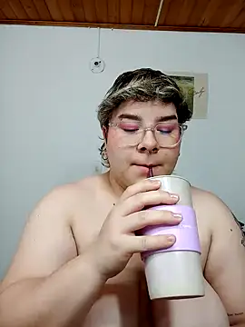 Snapshot of amalia_love chatting on March 2025 01:09:02 AM amalia love online show from March 2025 01:09:02 AM