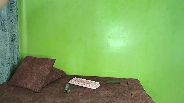 YellowCouple online show from October 2025 03:29:01 PM