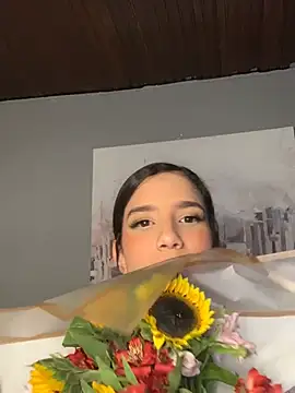 Praga Pink online show from March 2025 10:06:02 AM