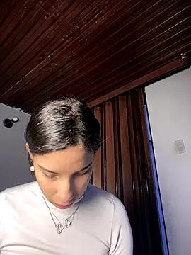 Praga Pink online show from October 2025 11:10:01 AM