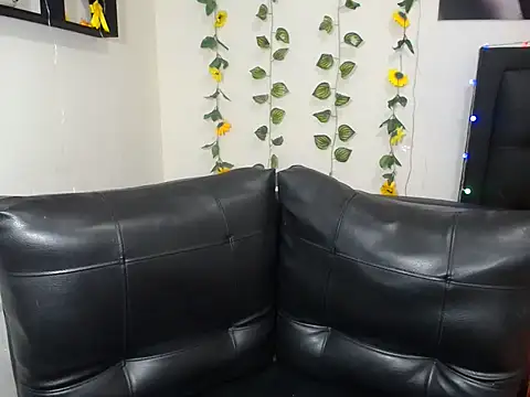 OLIVIAMISSY 02 online show from January 2025 05:05:02 AM