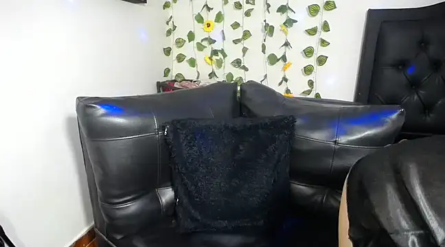 OLIVIAMISSY 02 online show from March 2025 03:07:01 PM